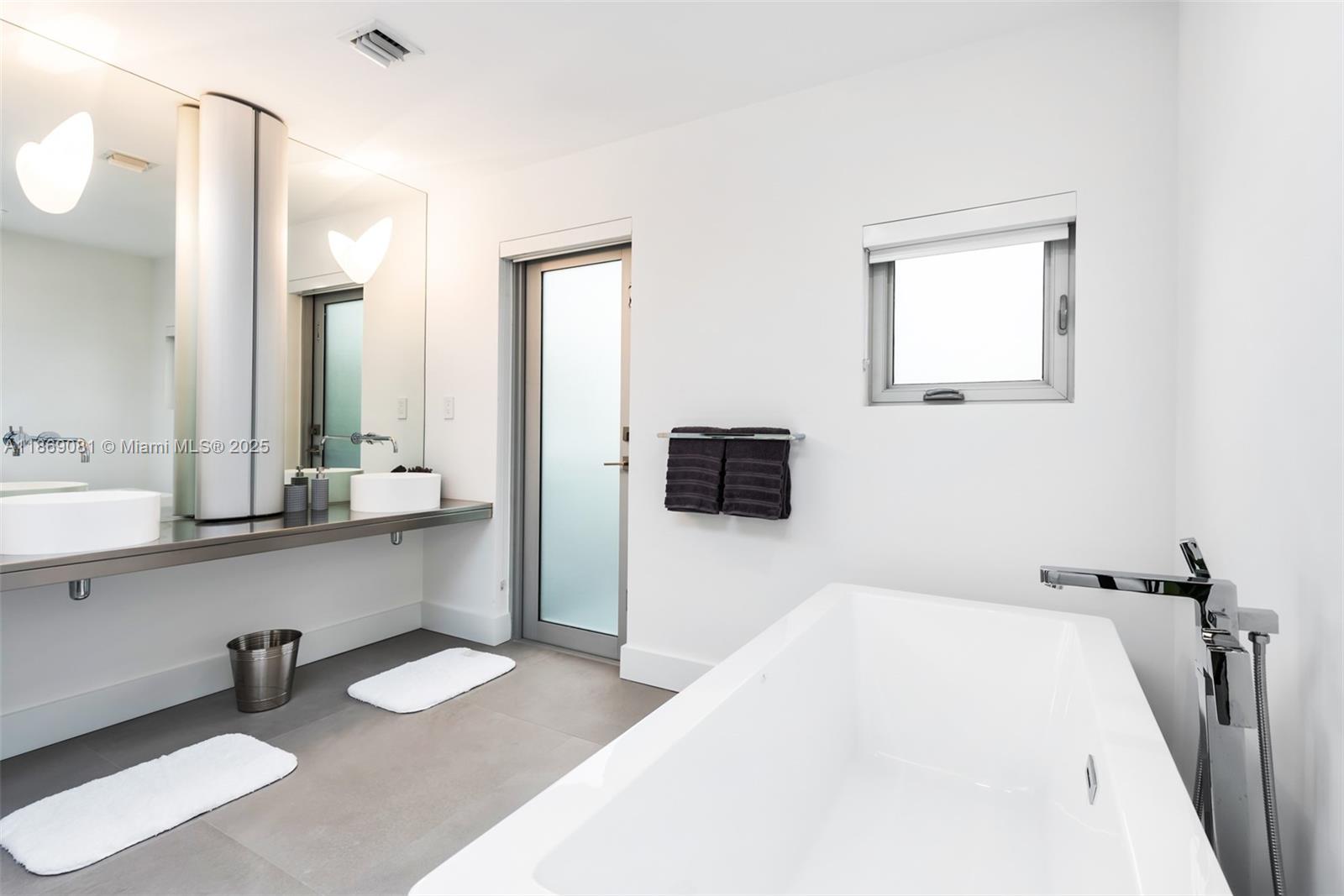 1785 Fairhaven Pl Miami, FL 33133