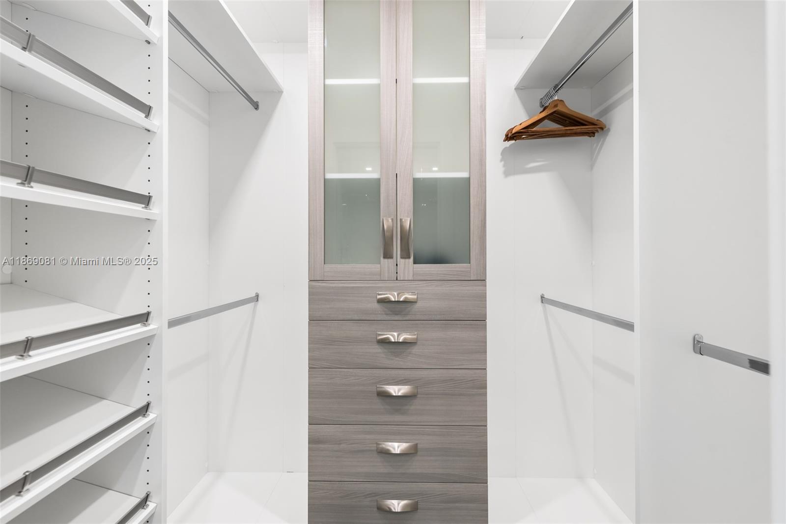 1785 Fairhaven Pl Miami, FL 33133