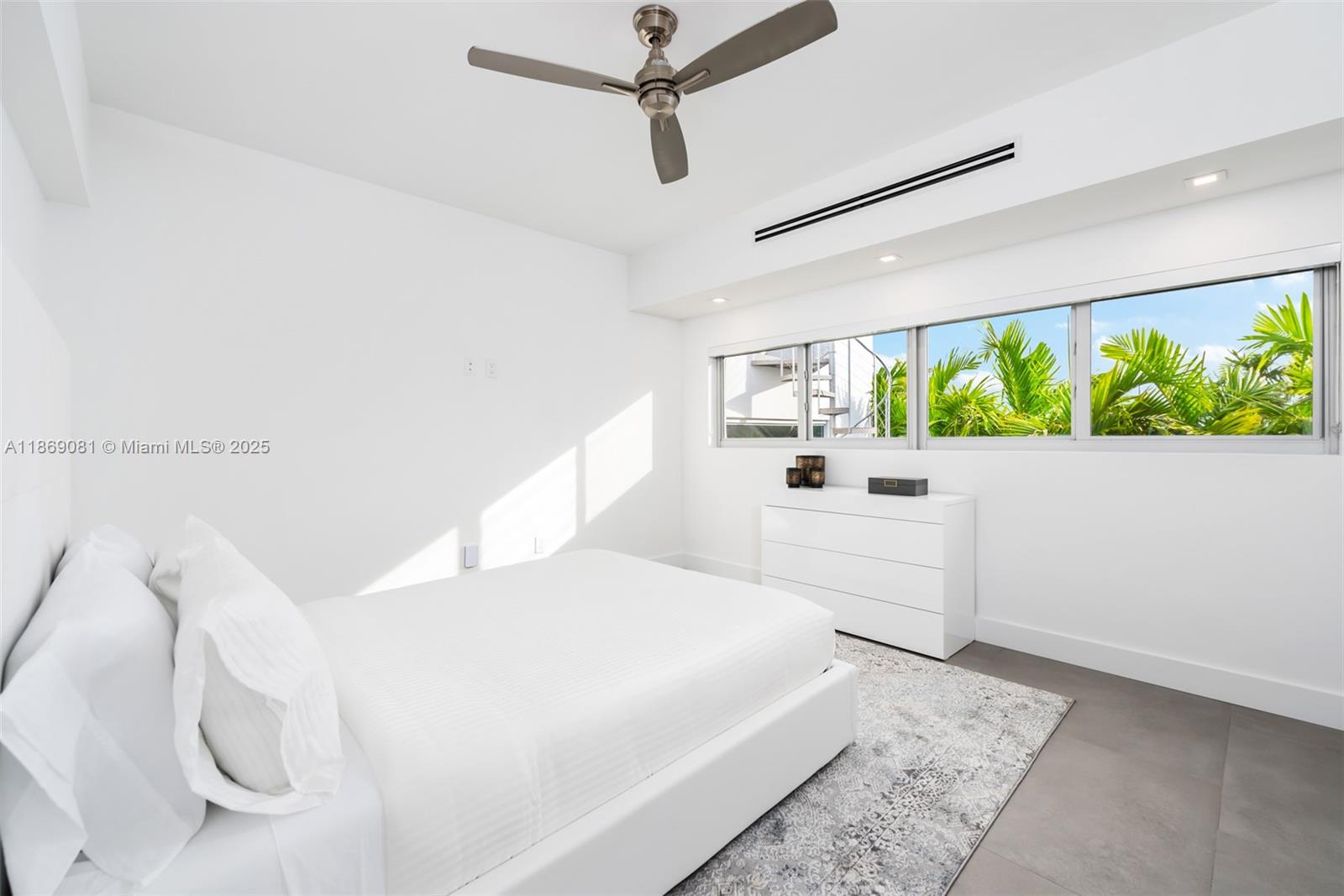 1785 Fairhaven Pl Miami, FL 33133