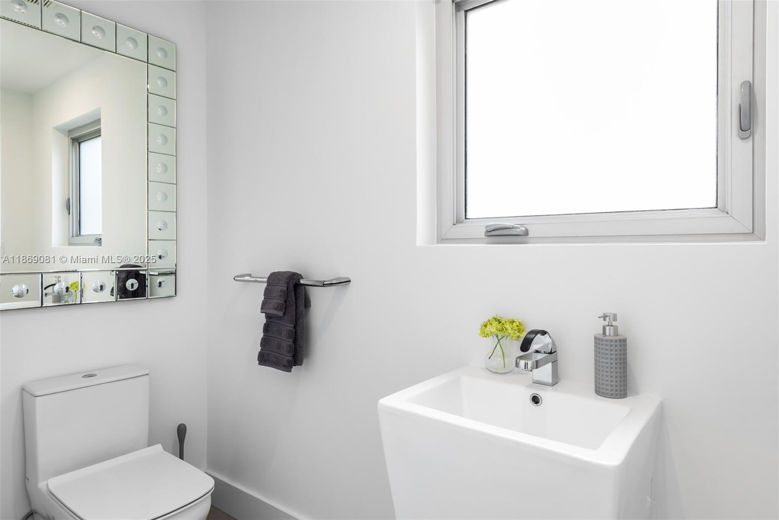 1785 Fairhaven Pl Miami, FL 33133