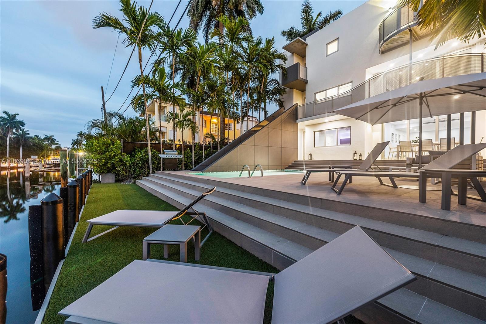 1785 Fairhaven Pl Miami, FL 33133