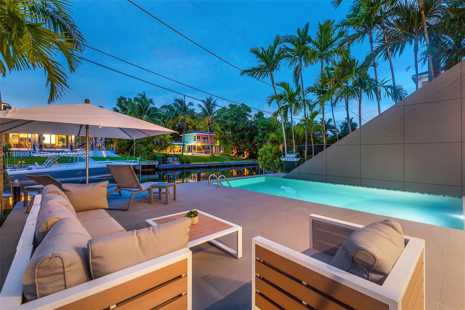 1785 Fairhaven Pl Miami, FL 33133