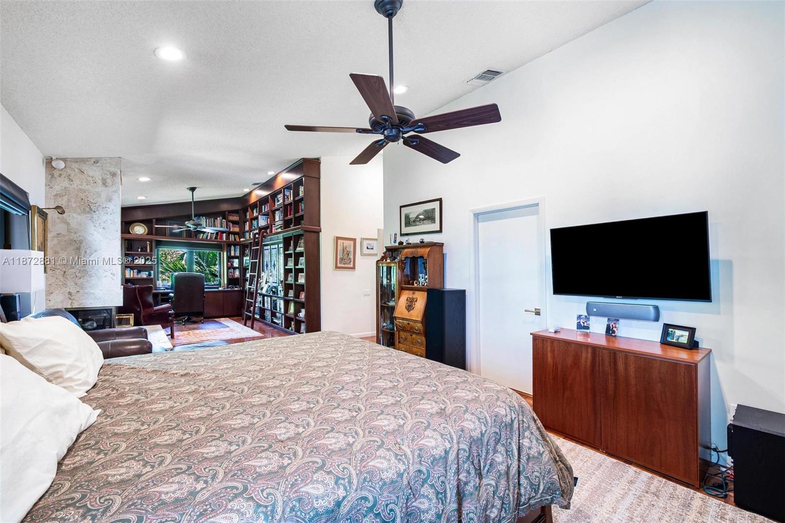 2000 S Bayshore Dr #72 Miami, FL 33133