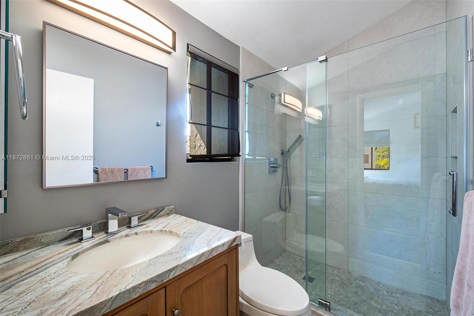 2000 S Bayshore Dr #72 Miami, FL 33133