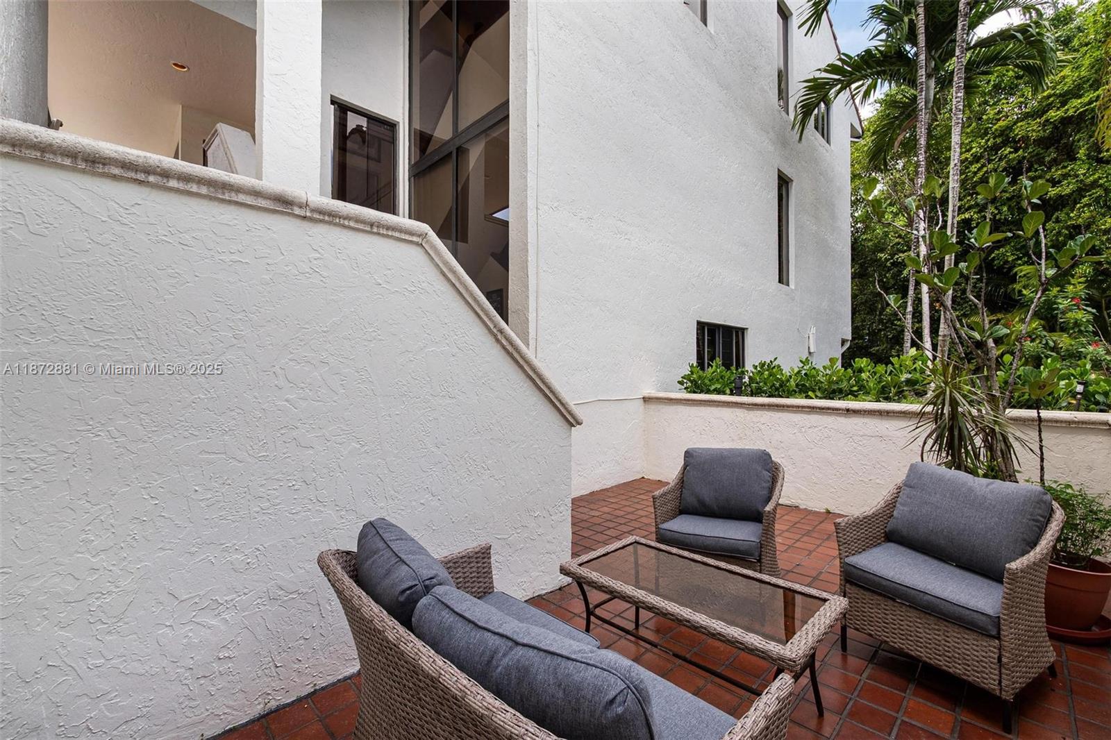 2000 S Bayshore Dr #72 Miami, FL 33133