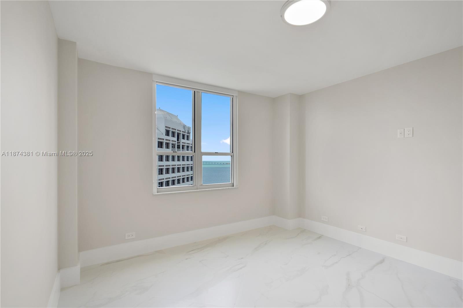image Courvoisier Courts Condo11
