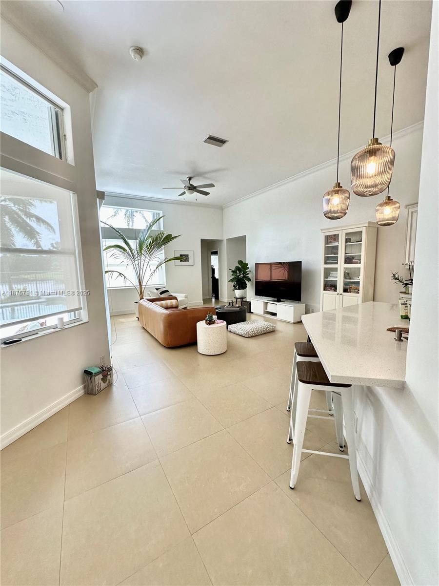 656 Verona Pl Weston, FL 33326