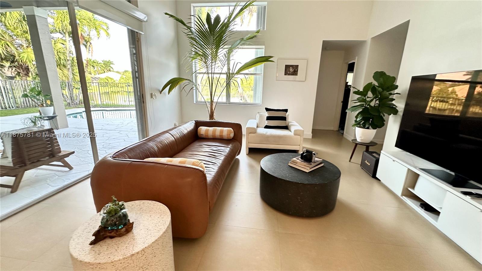 656 Verona Pl Weston, FL 33326