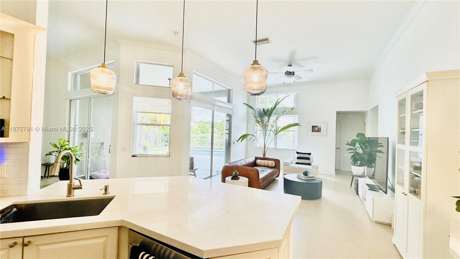 656 Verona Pl Weston, FL 33326