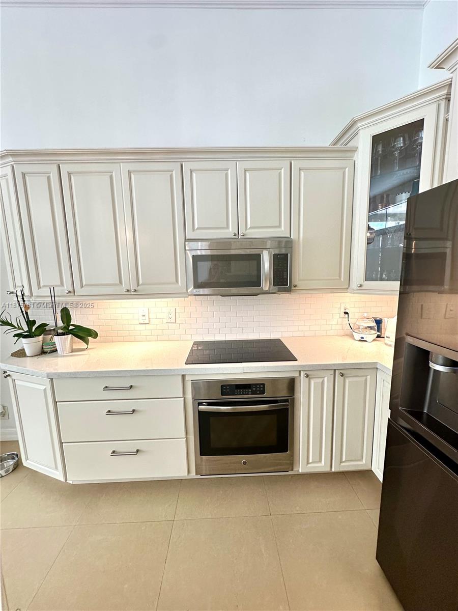 656 Verona Pl Weston, FL 33326