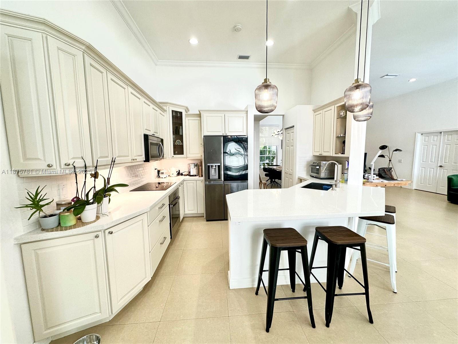 656 Verona Pl Weston, FL 33326