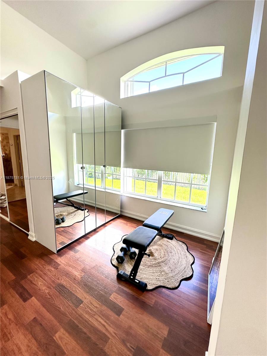 656 Verona Pl Weston, FL 33326