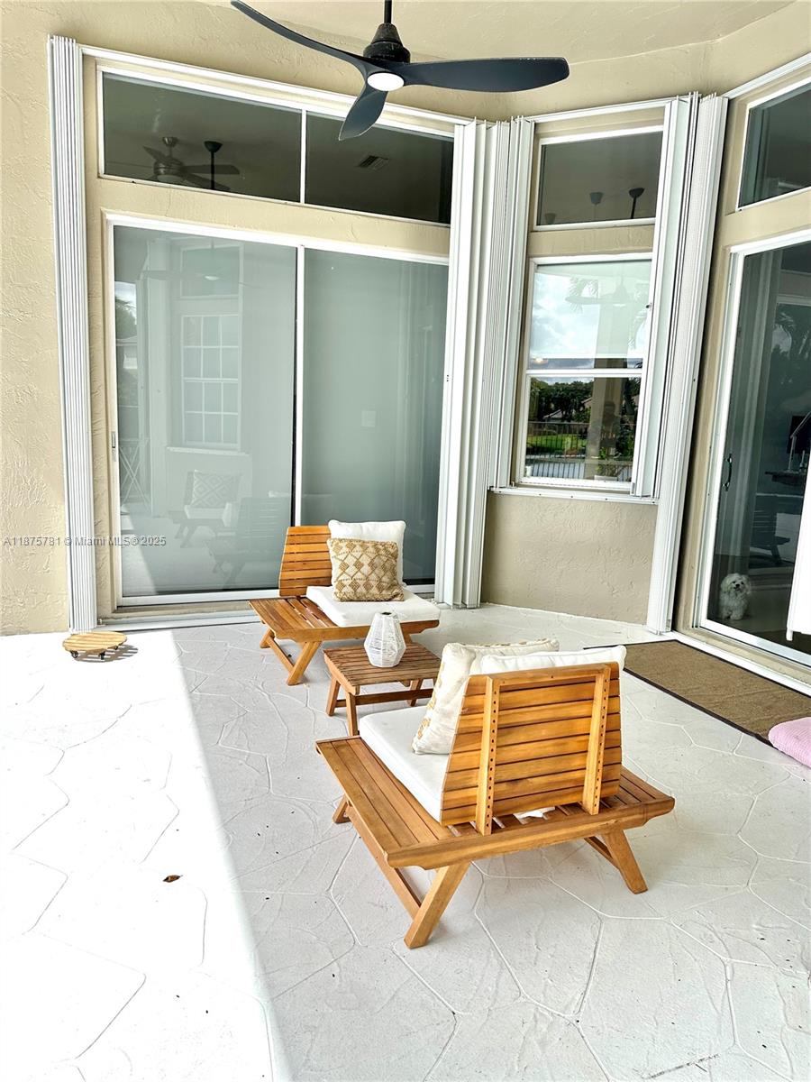 656 Verona Pl Weston, FL 33326