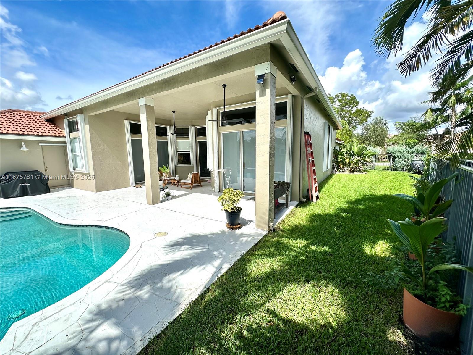 656 Verona Pl Weston, FL 33326