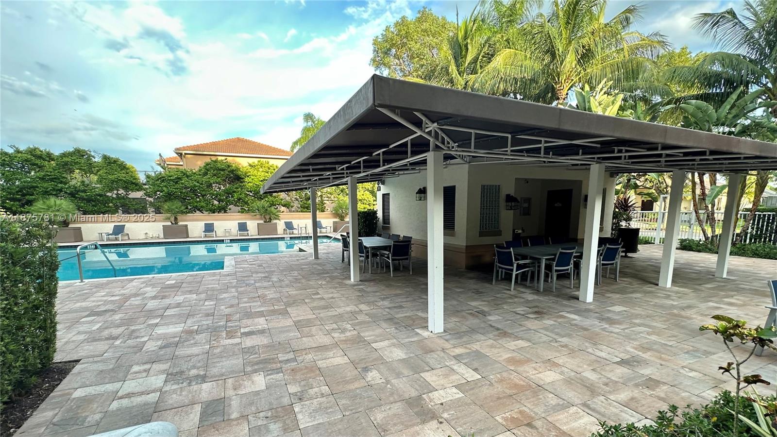 656 Verona Pl Weston, FL 33326