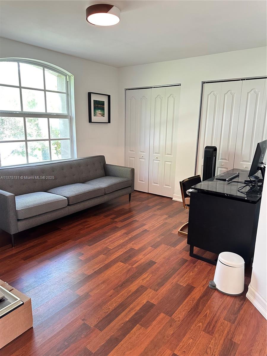 656 Verona Pl Weston, FL 33326