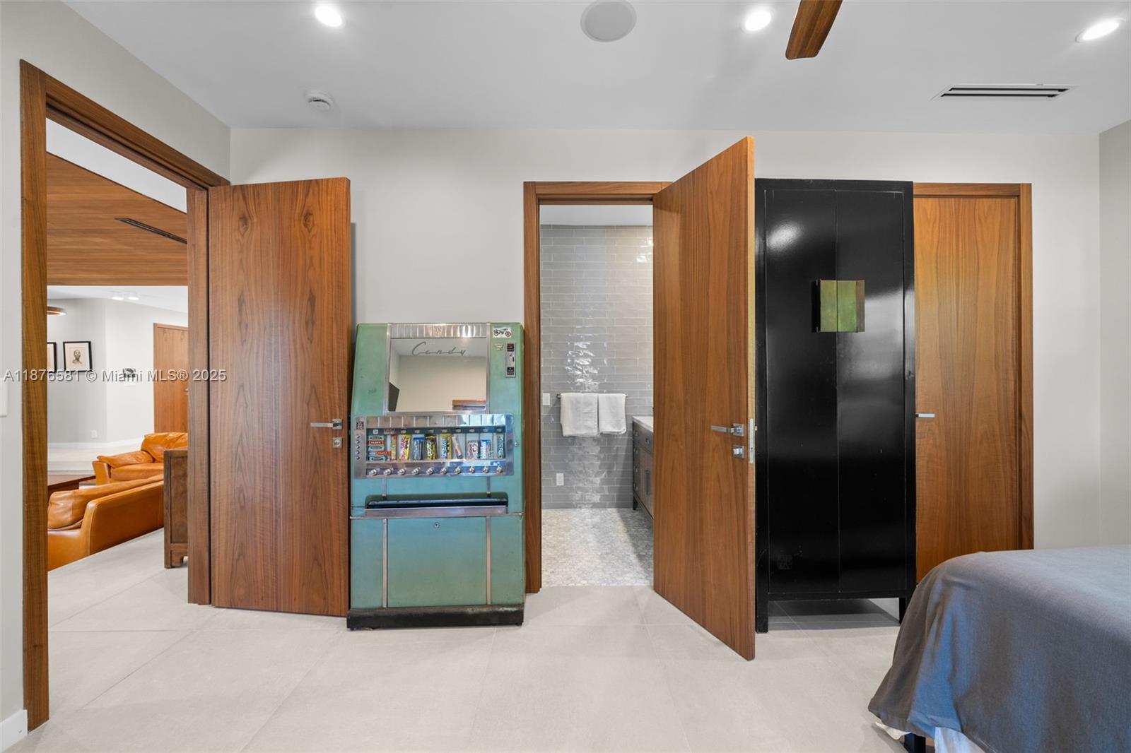 3200 NE 165th St North Miami Beach, FL 33160