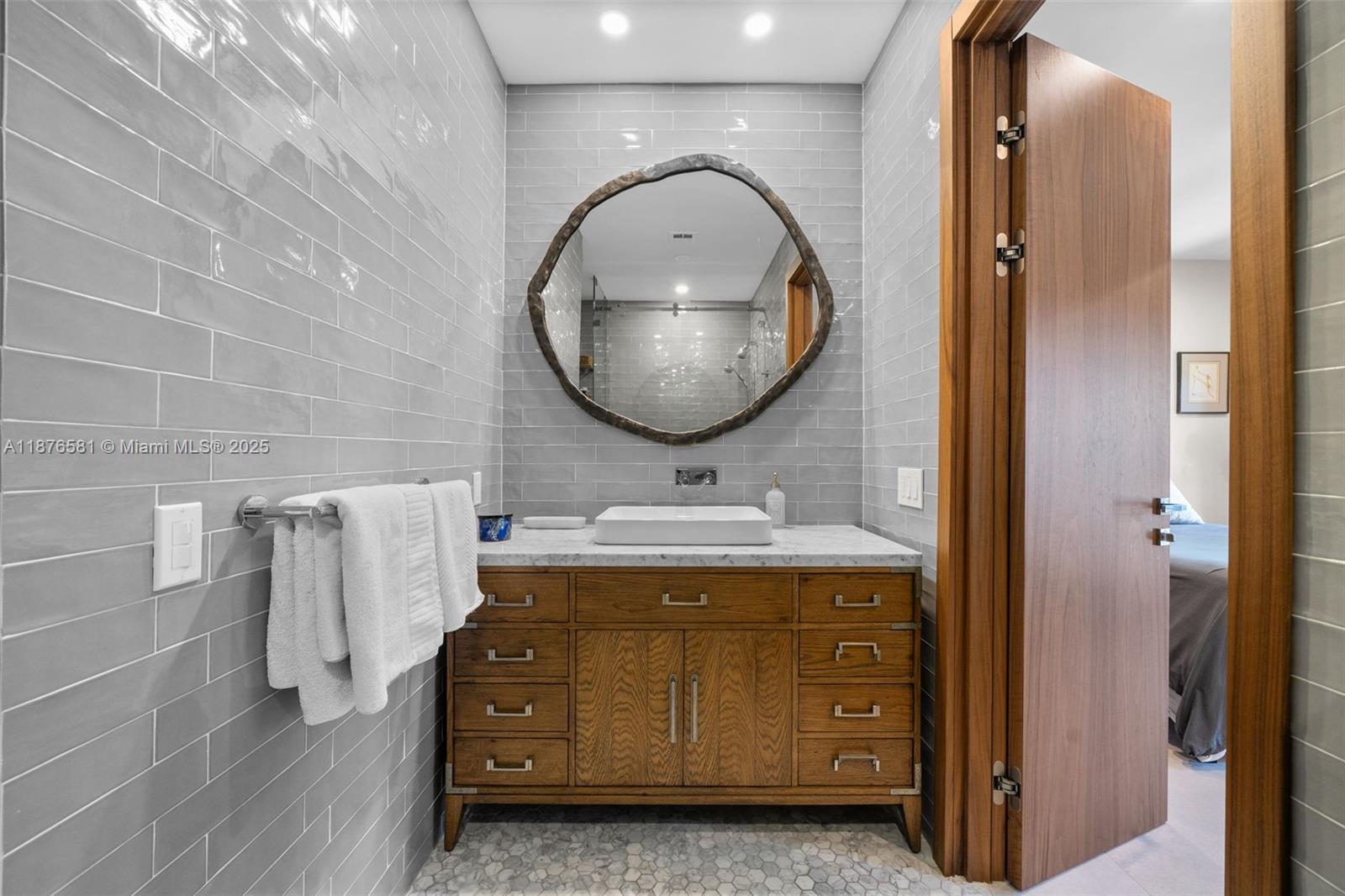 3200 NE 165th St North Miami Beach, FL 33160