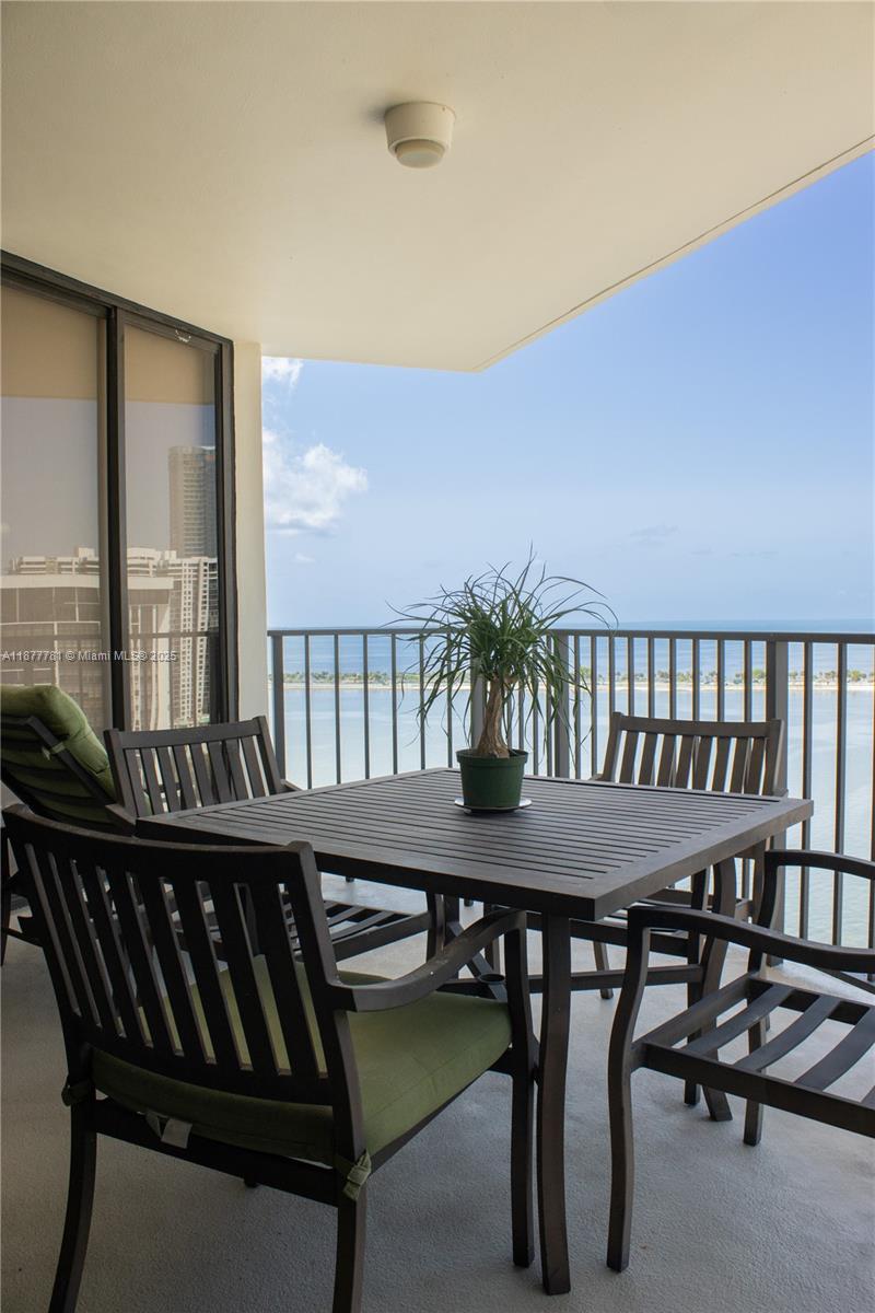 image Brickell Place Condo15
