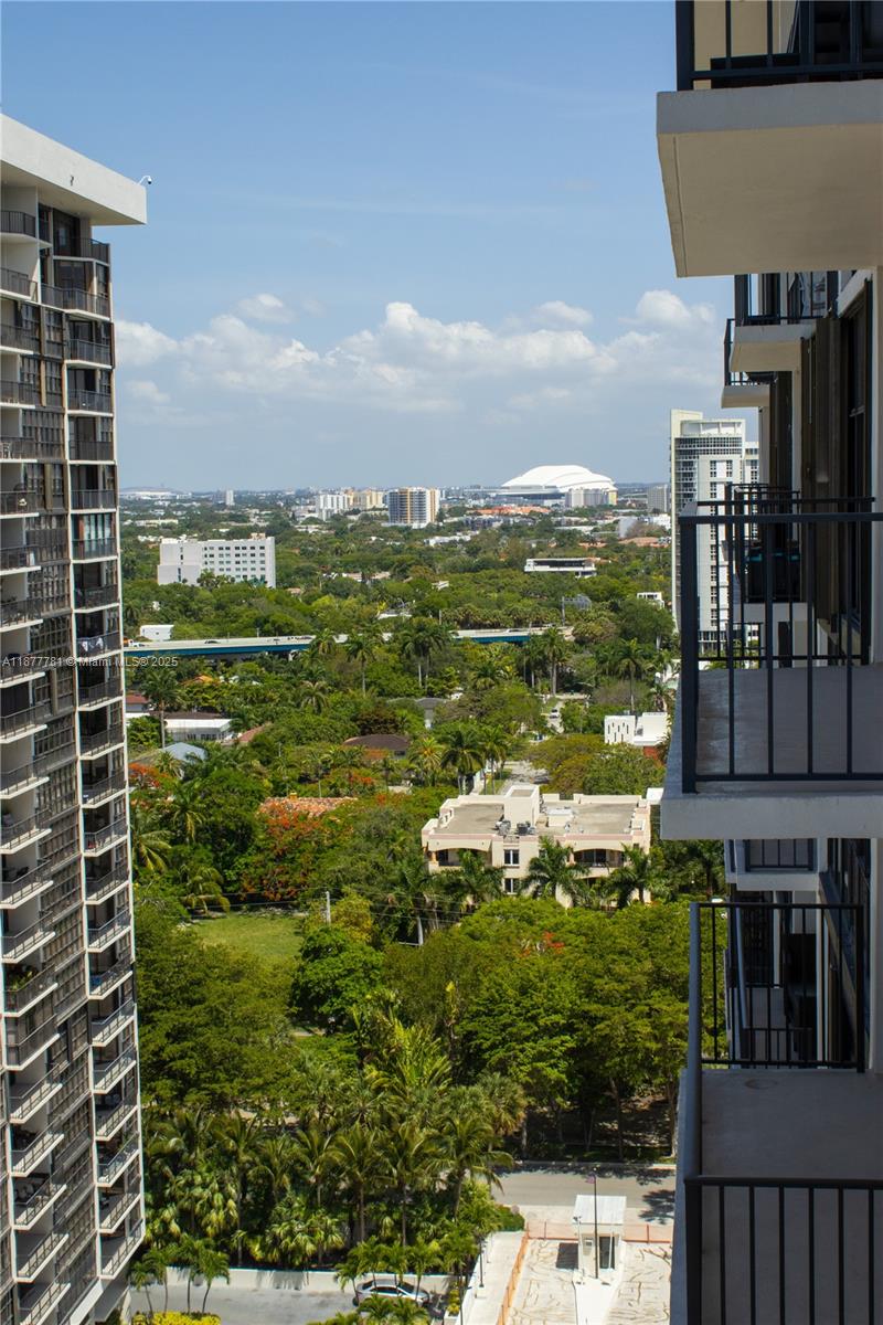 image Brickell Place Condo17