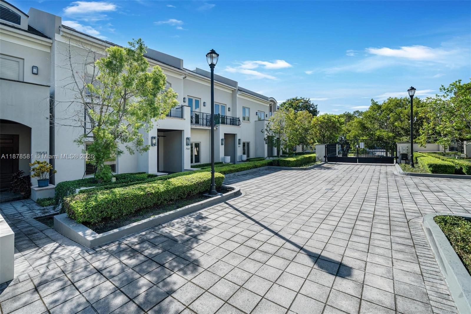 7561 SW 56th Ct Miami, FL 33143 7561 SW 56th Ct Miami, FL 33143