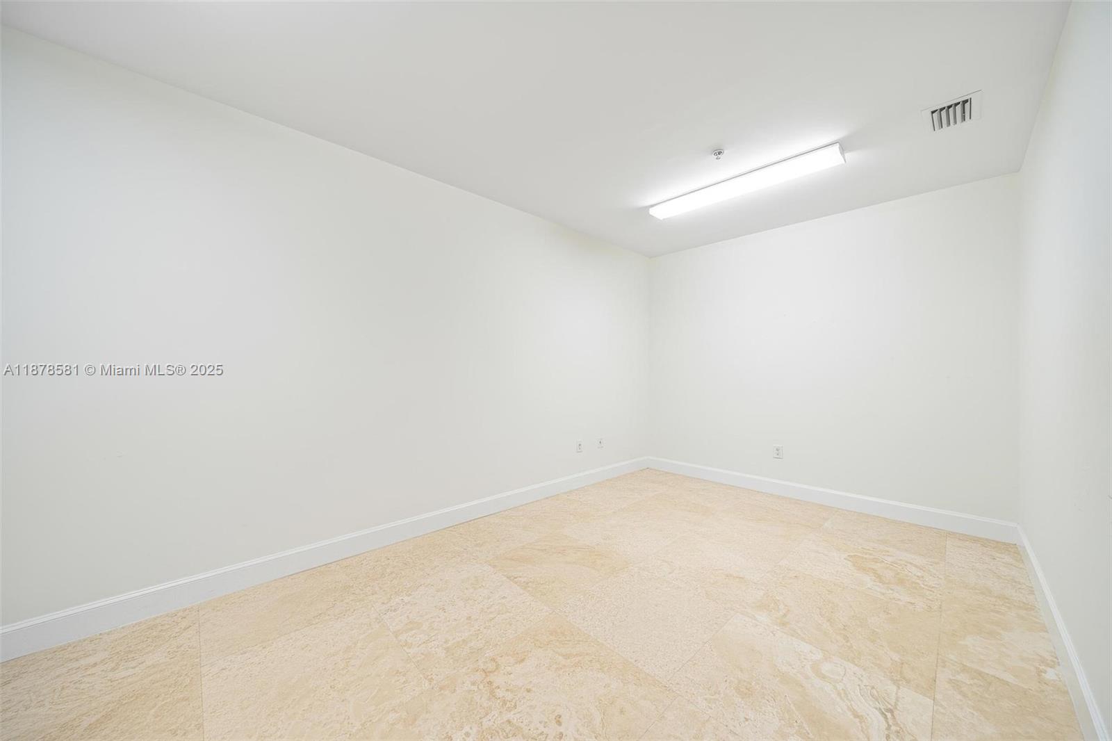 7561 SW 56th Ct Miami, FL 33143 7561 SW 56th Ct Miami, FL 33143