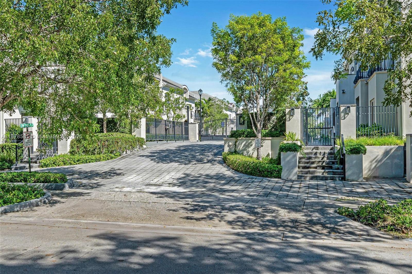 7561 SW 56th Ct Miami, FL 33143 7561 SW 56th Ct Miami, FL 33143
