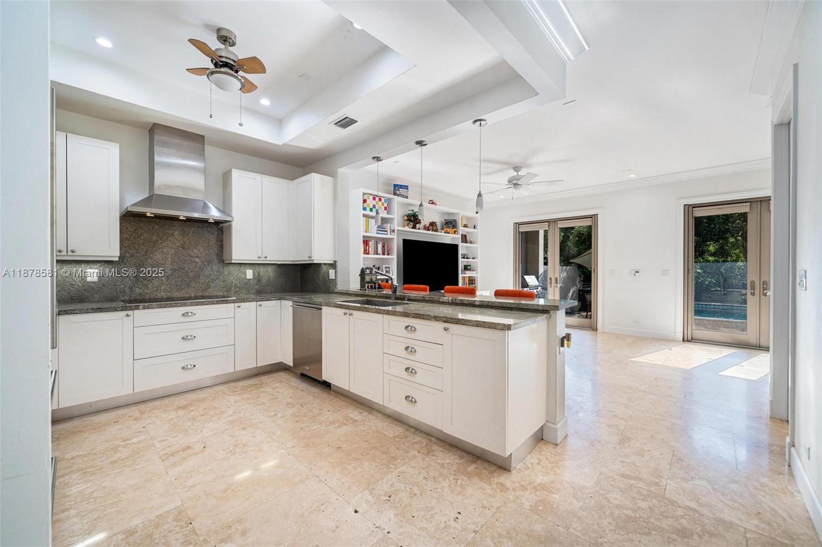 7561 SW 56th Ct Miami, FL 33143 7561 SW 56th Ct Miami, FL 33143