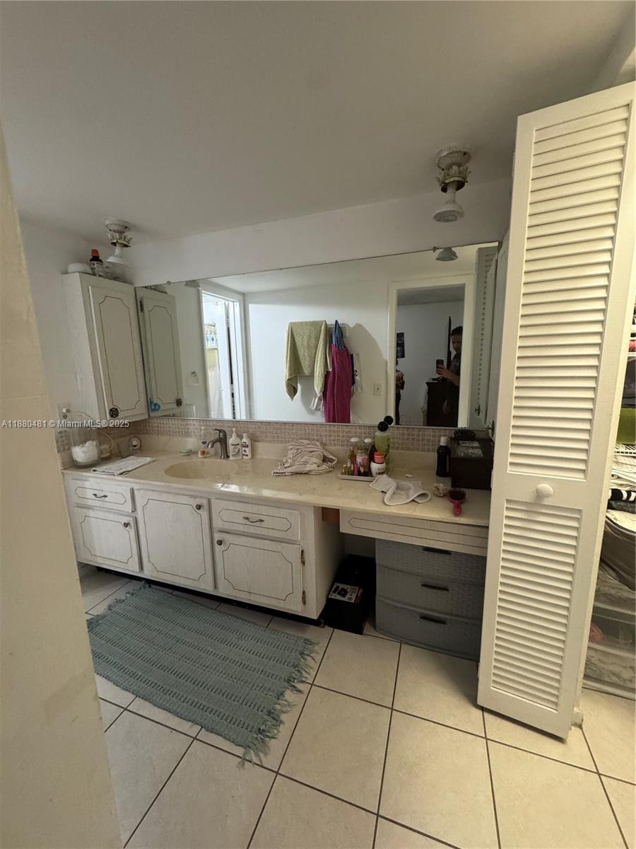 10 SE 13rd #A3 Boca Raton, FL 33432