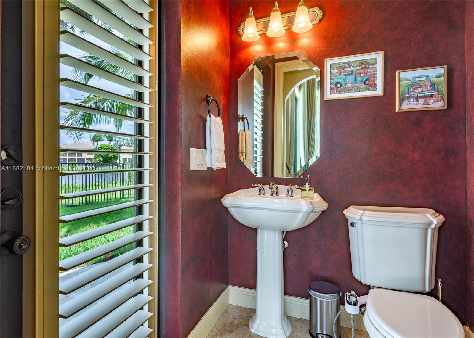 8747 Caraway Lk Ct Boynton Beach, FL 33473