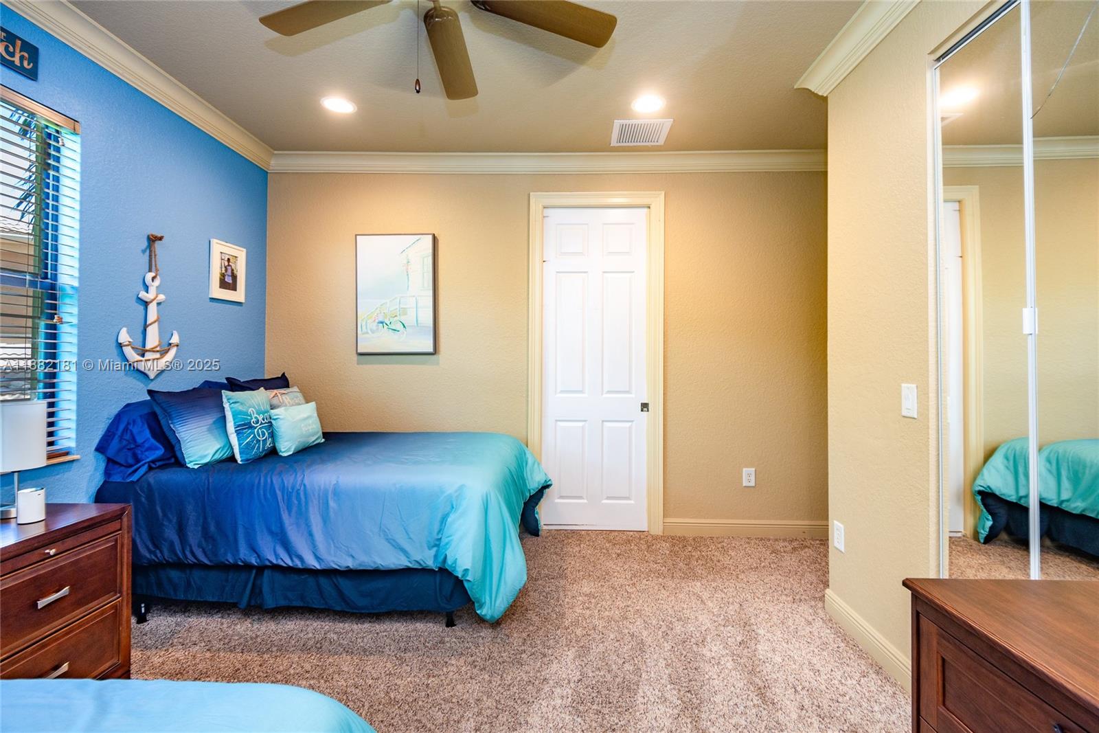 8747 Caraway Lk Ct Boynton Beach, FL 33473