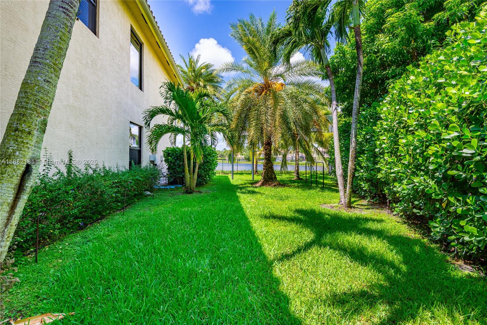 8747 Caraway Lk Ct Boynton Beach, FL 33473
