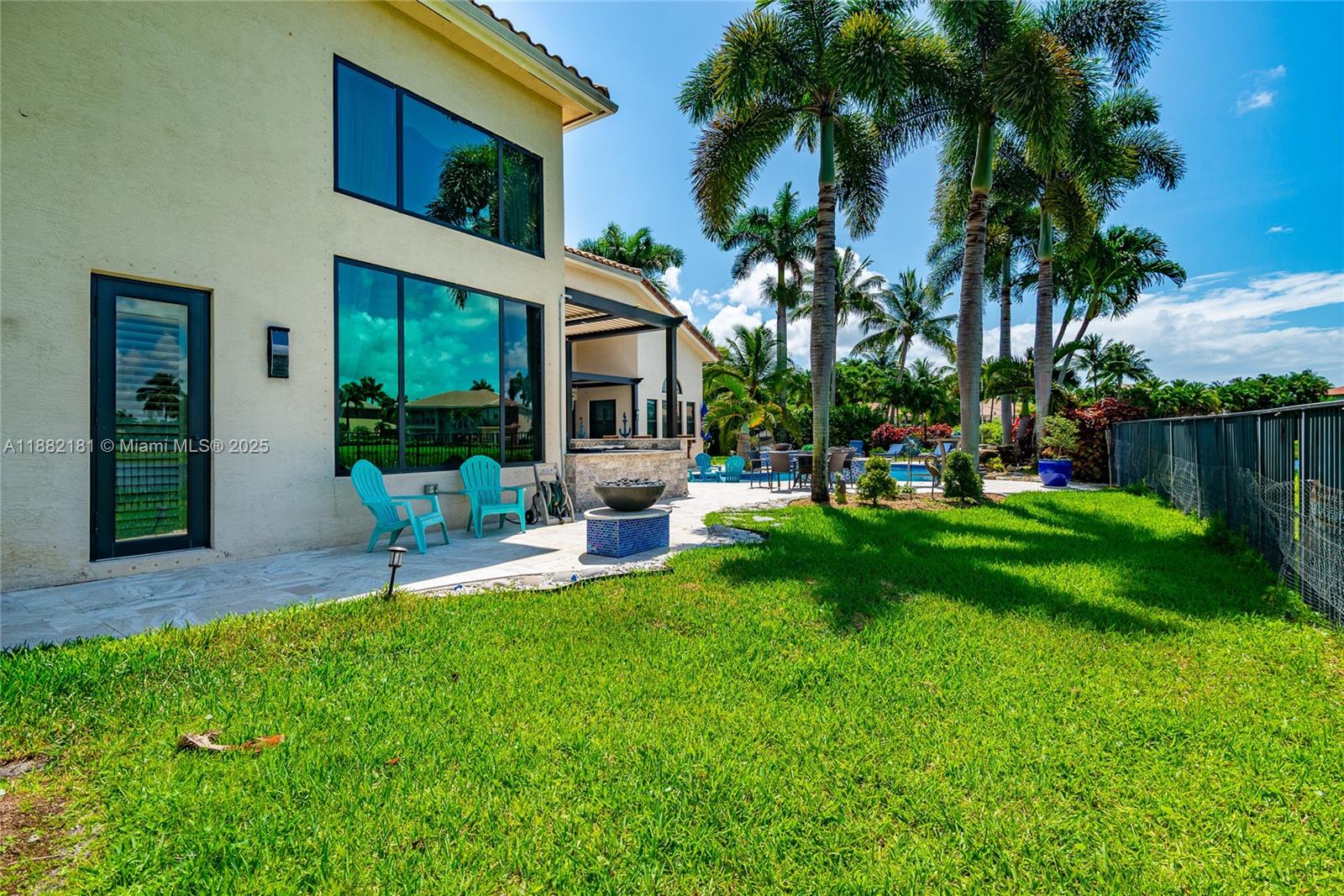 8747 Caraway Lk Ct Boynton Beach, FL 33473