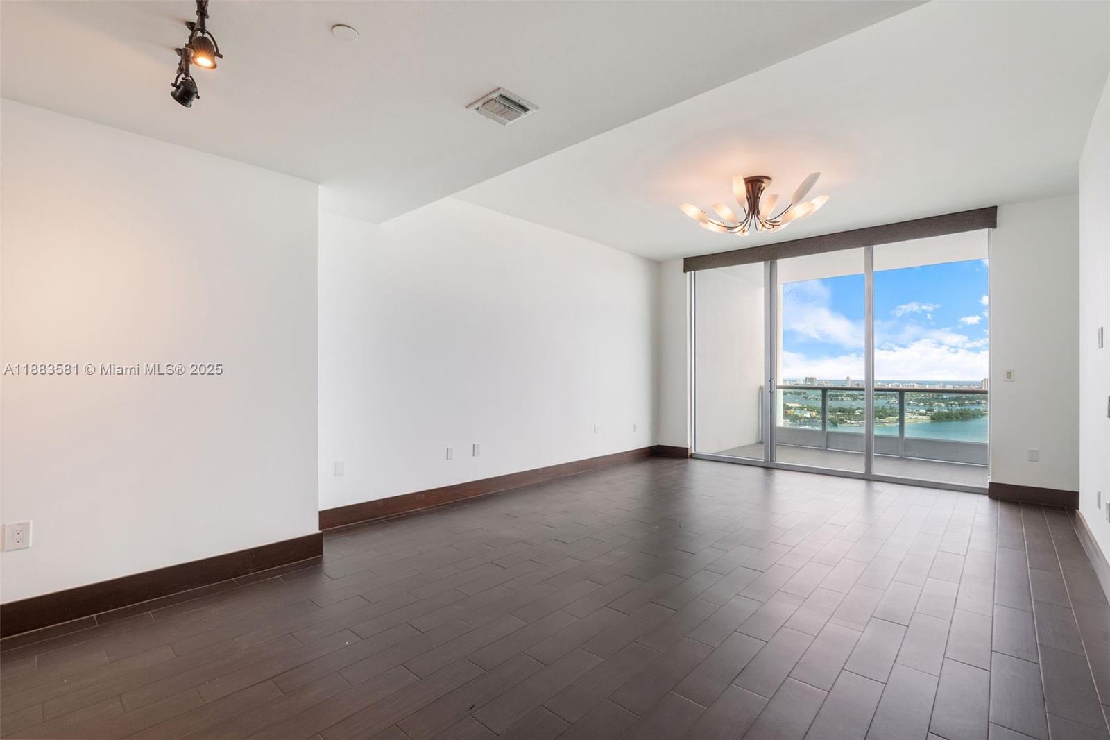 image 900 Biscayne Bay Condo11