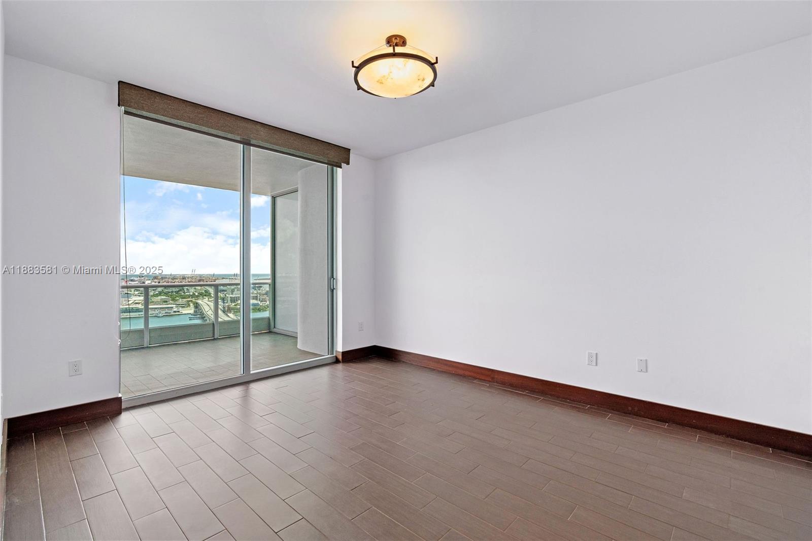 image 900 Biscayne Bay Condo17