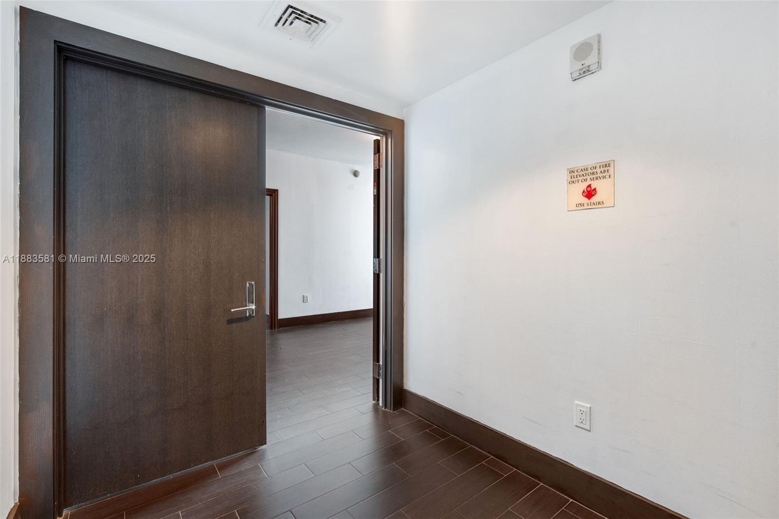 image 900 Biscayne Bay Condo26