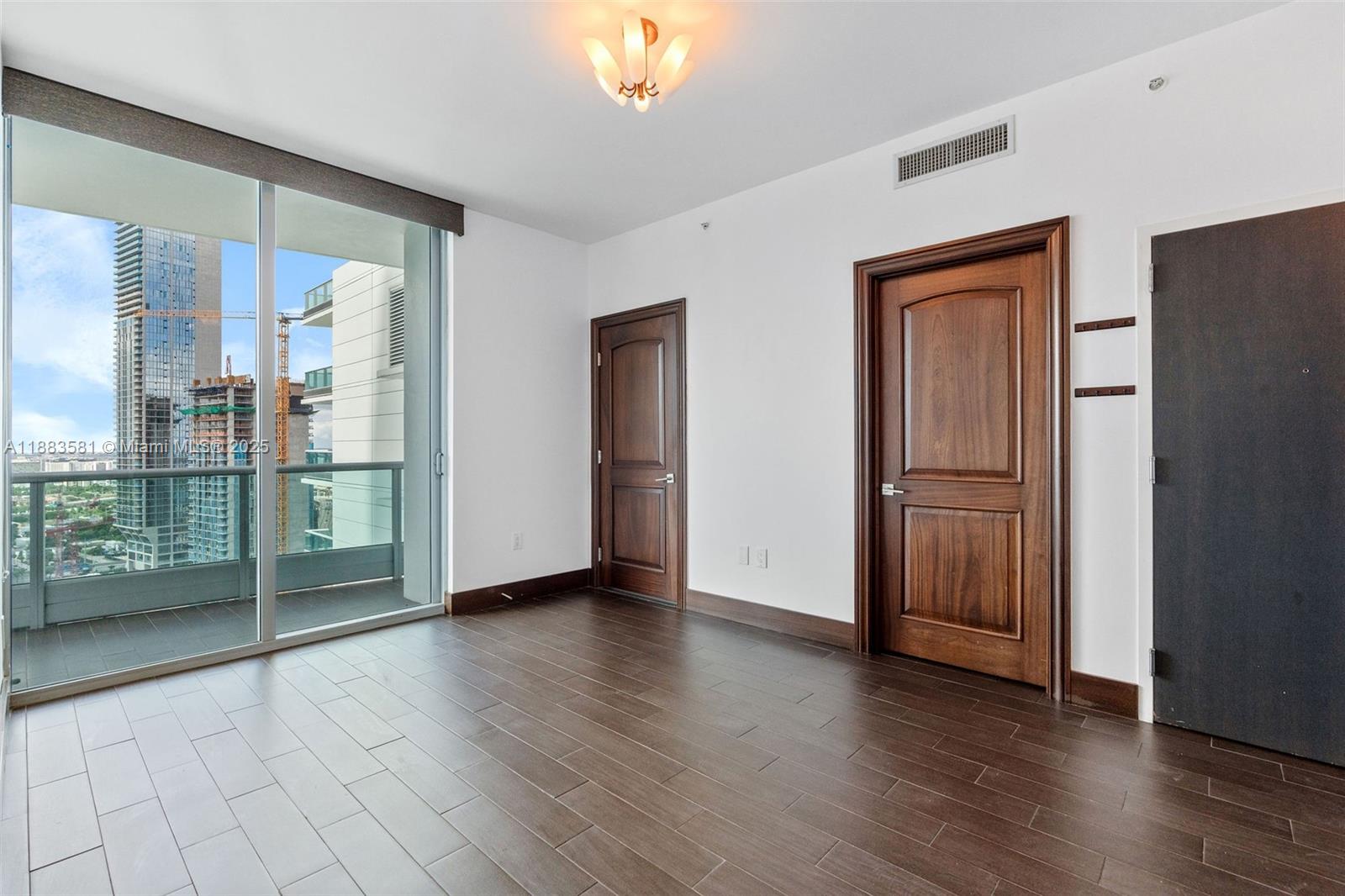 image 900 Biscayne Bay Condo28