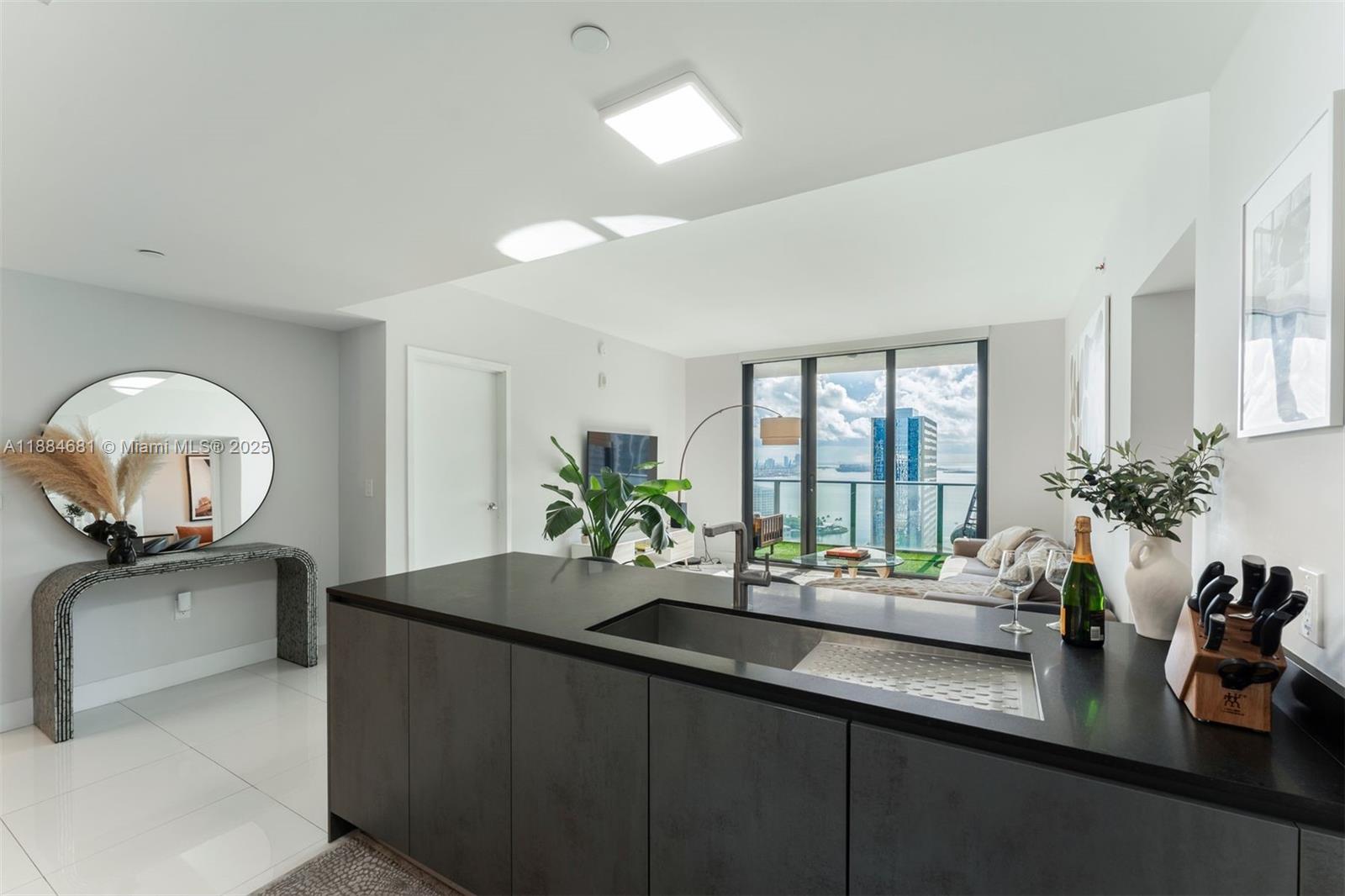 1010 Brickell Ave #3004
