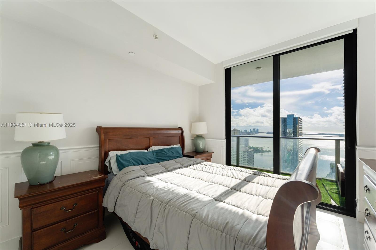 image 1010 Brickell12