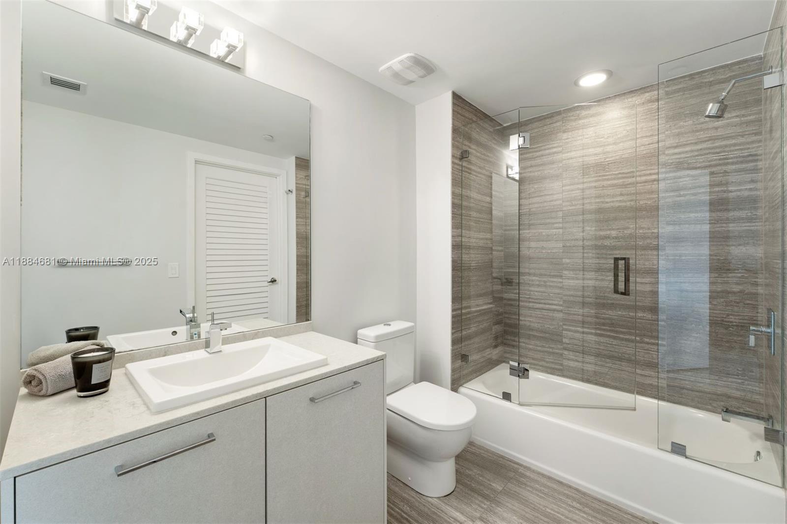 image 1010 Brickell14
