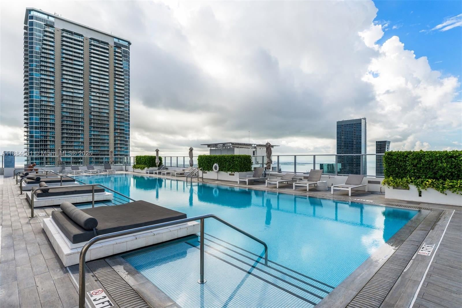 image 1010 Brickell18