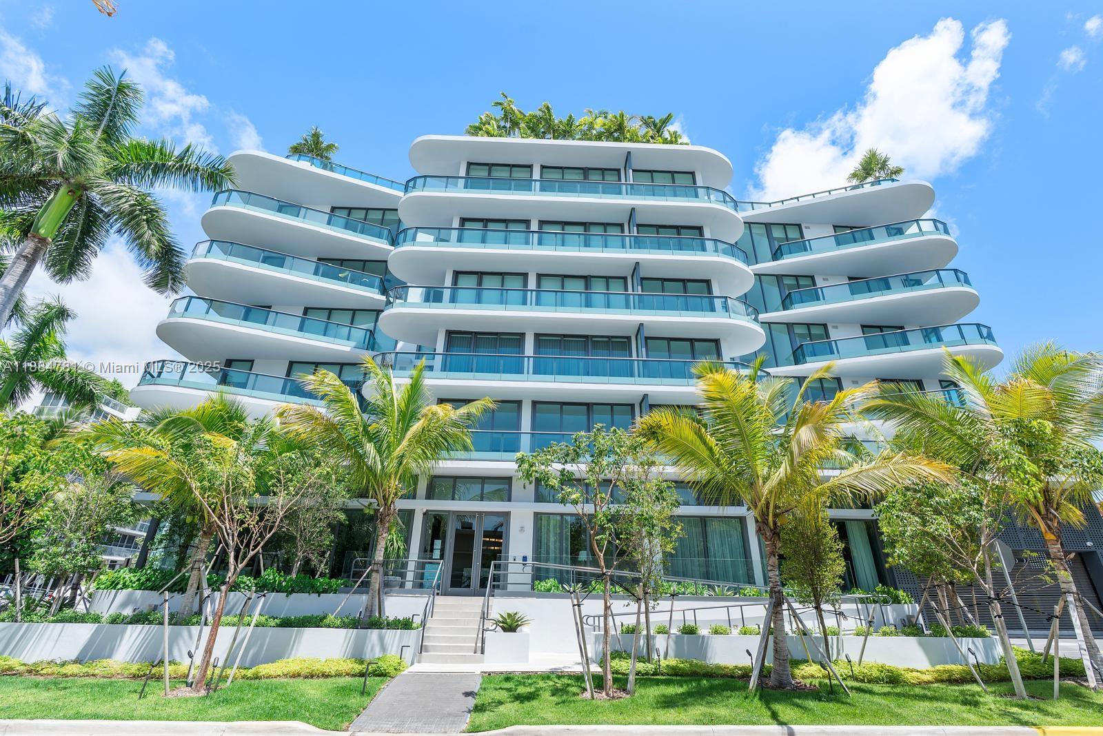 9901 W Bay Hbr Dr #502