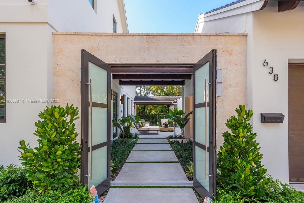 638 Escobar Ave Coral Gables, FL 33134