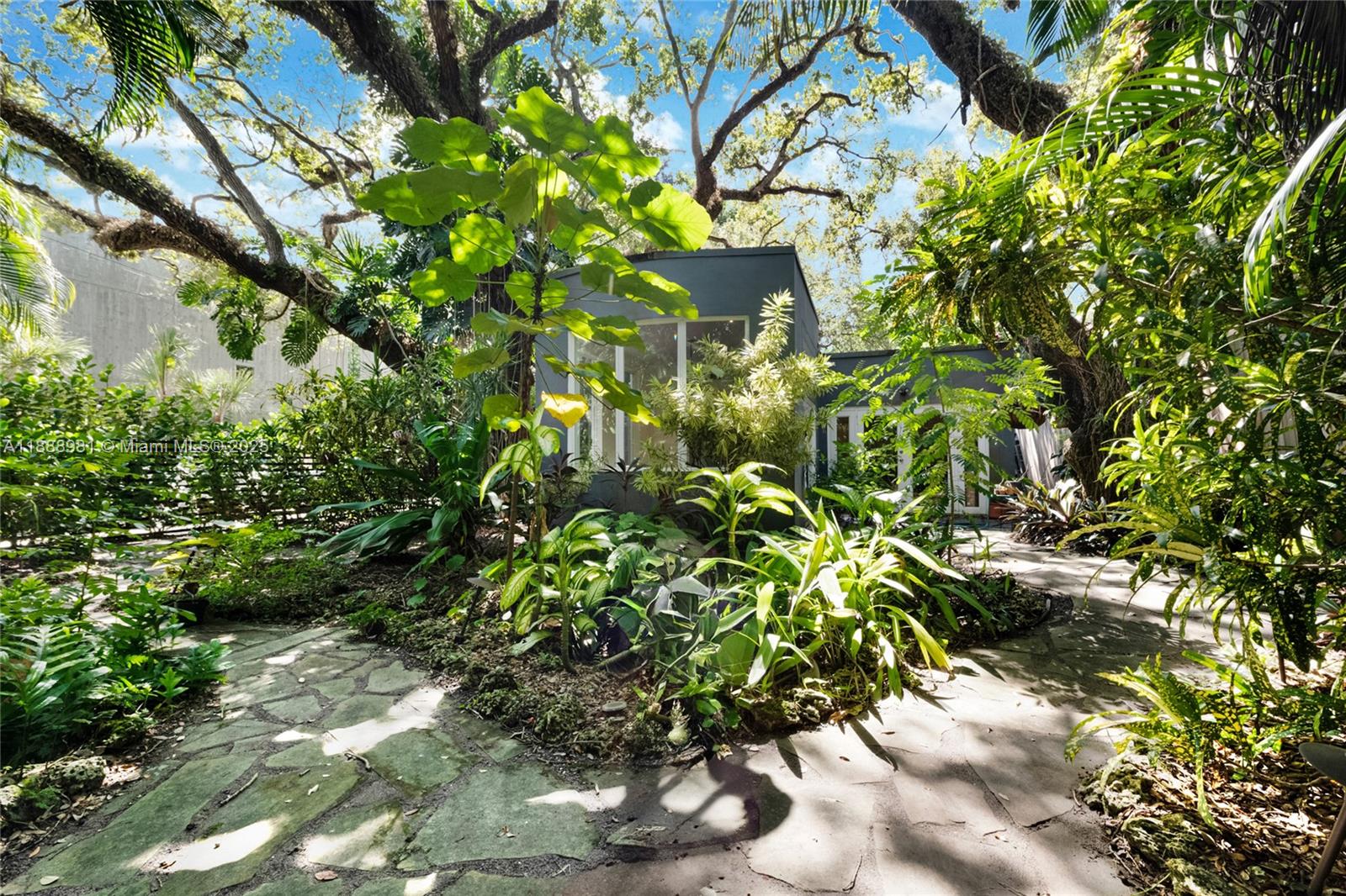 3940 Loquat Ave #3940 Miami, FL 33133