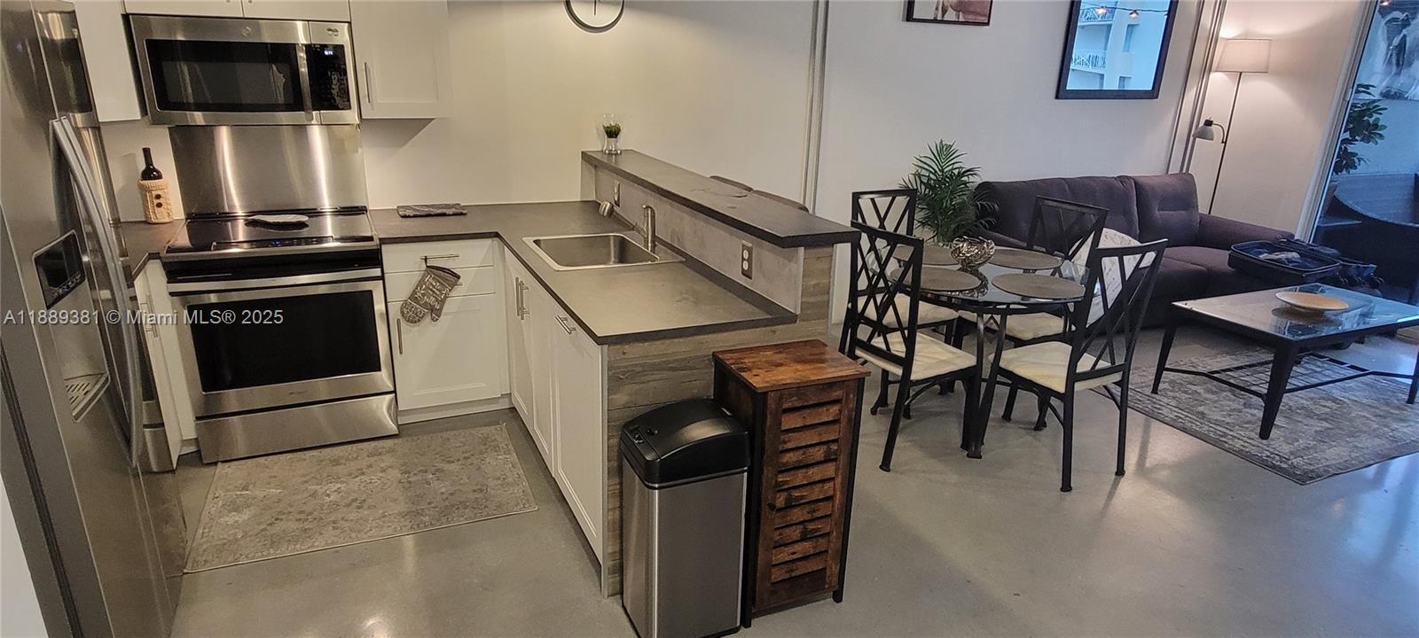 image The Yorker Condo6