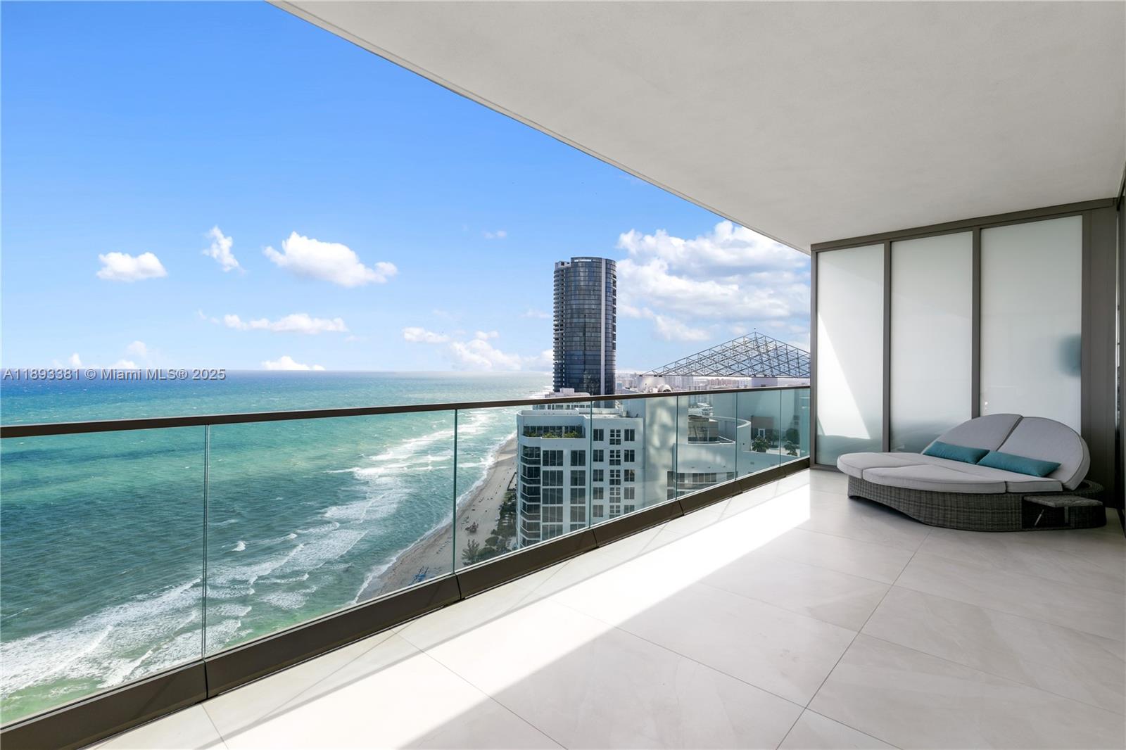 18975 Collins Ave #3402