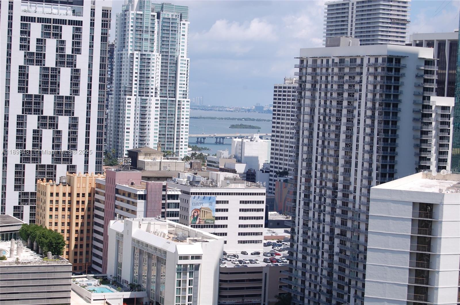 image Brickell On The River30