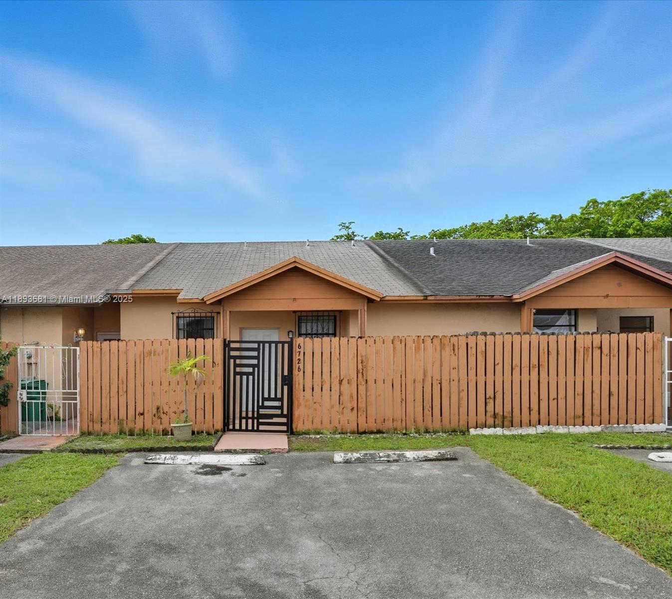 6726 NW 188th Ter