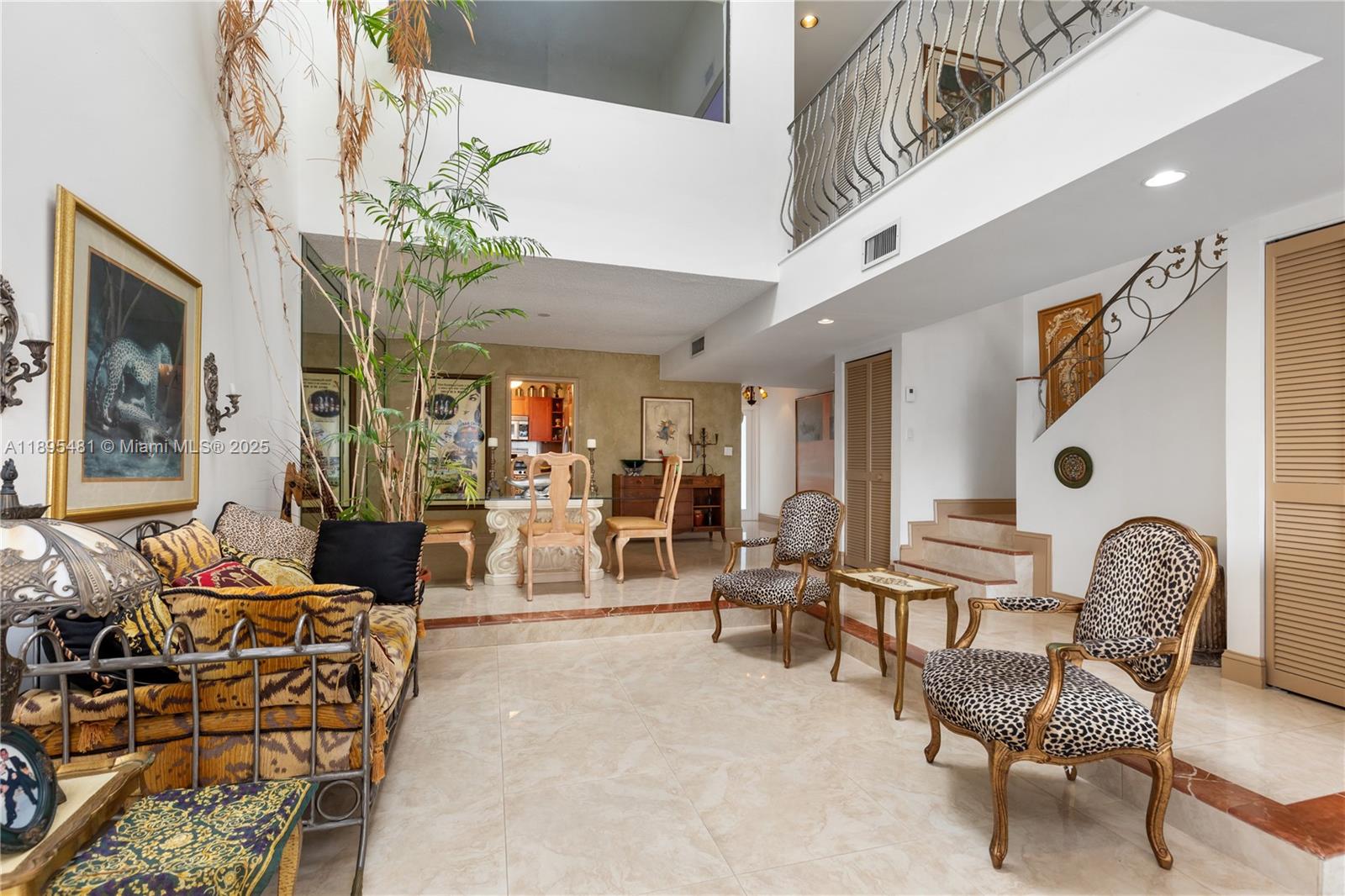 214 Poinciana Dr #204 Sunny Isles Beach, FL 33160