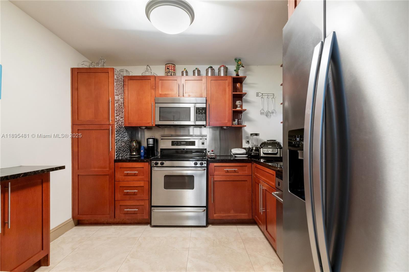 214 Poinciana Dr #204 Sunny Isles Beach, FL 33160